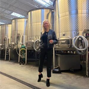 Aritzia Babaton Faux Leather Cropped Pant 4